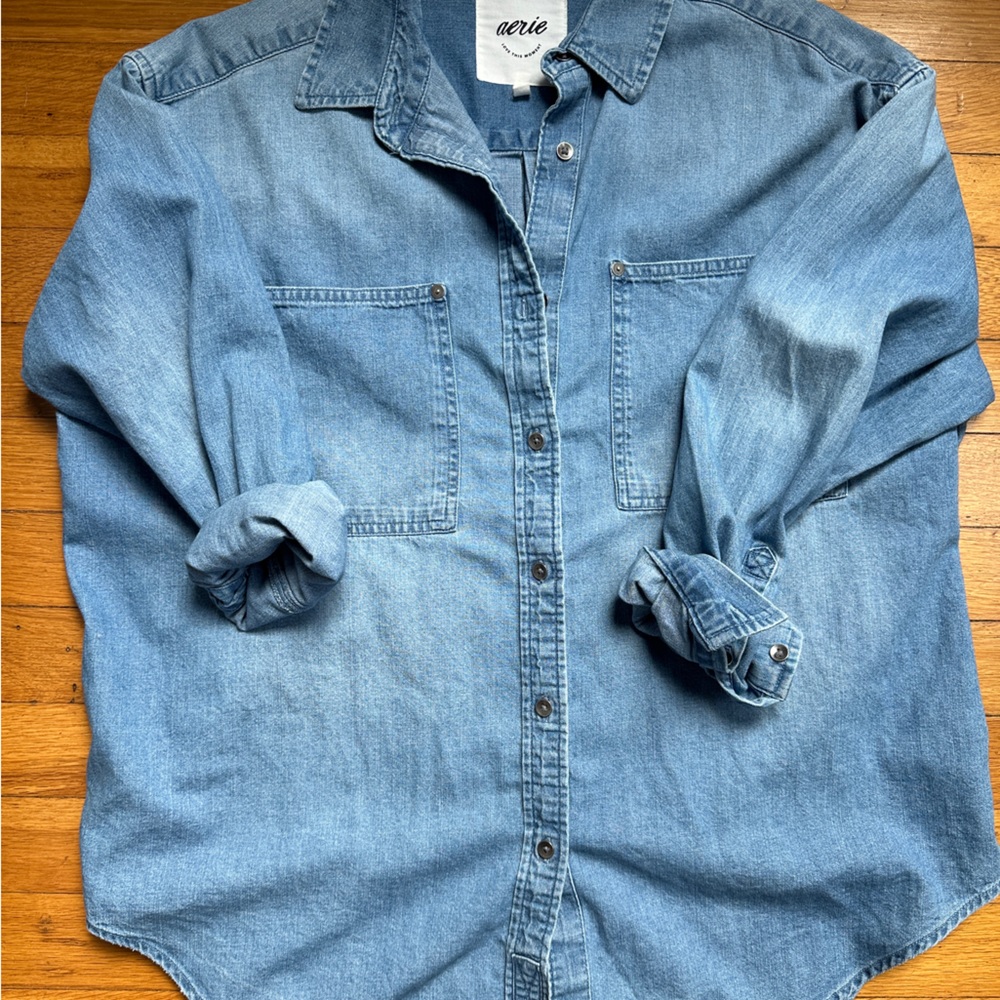 American Eagle Oversized Demin shirt